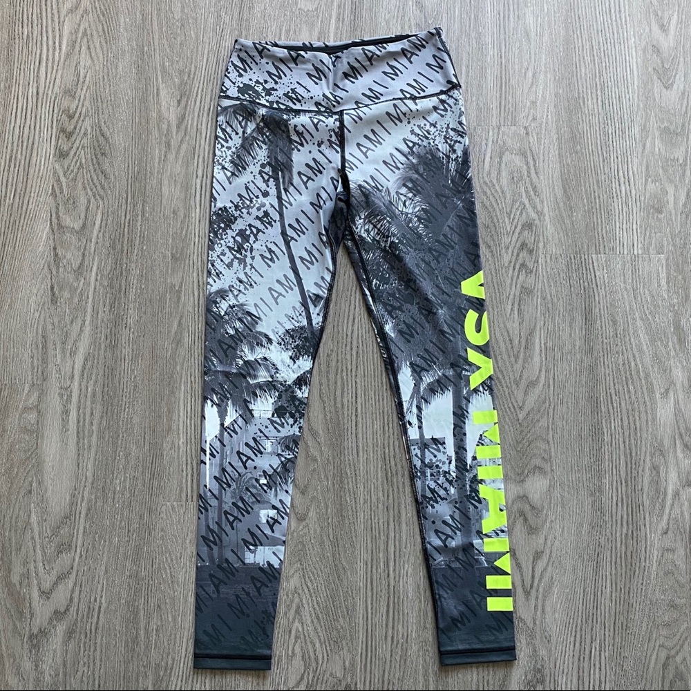 Victoria’s Secret Workout Limited Edition Leggings